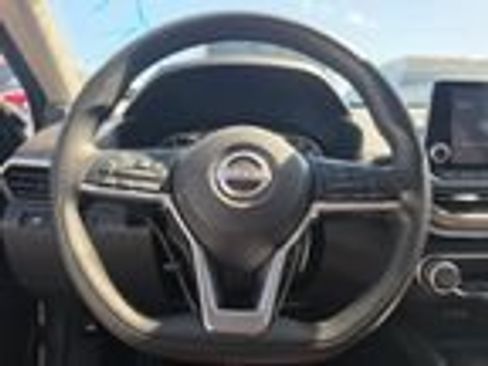 Used 2023 Nissan Altima 2.5 SV FWD image 4