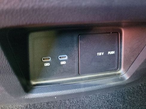 Certified 2024 Volkswagen Atlas SE FWD image 13
