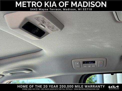 Used 2025 Kia Carnival SX Prestige FWD image 31