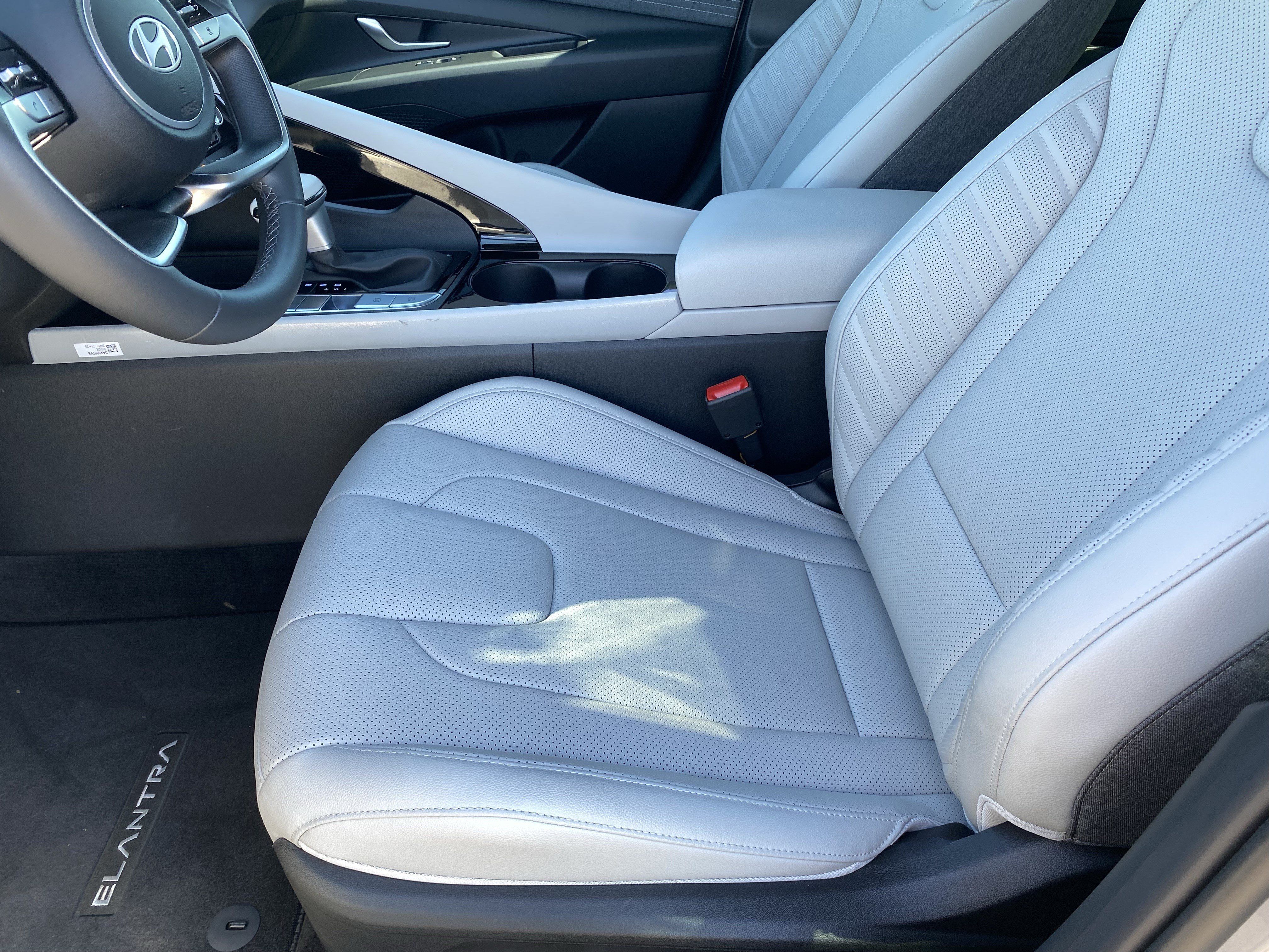 Certified 2026 Hyundai Elantra Limited FWD image 16
