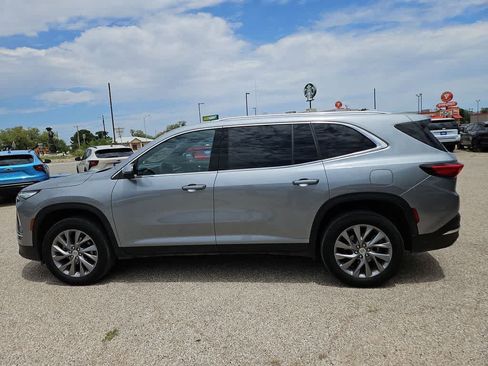 Used 2025 Buick Enclave Preferred FWD image 5