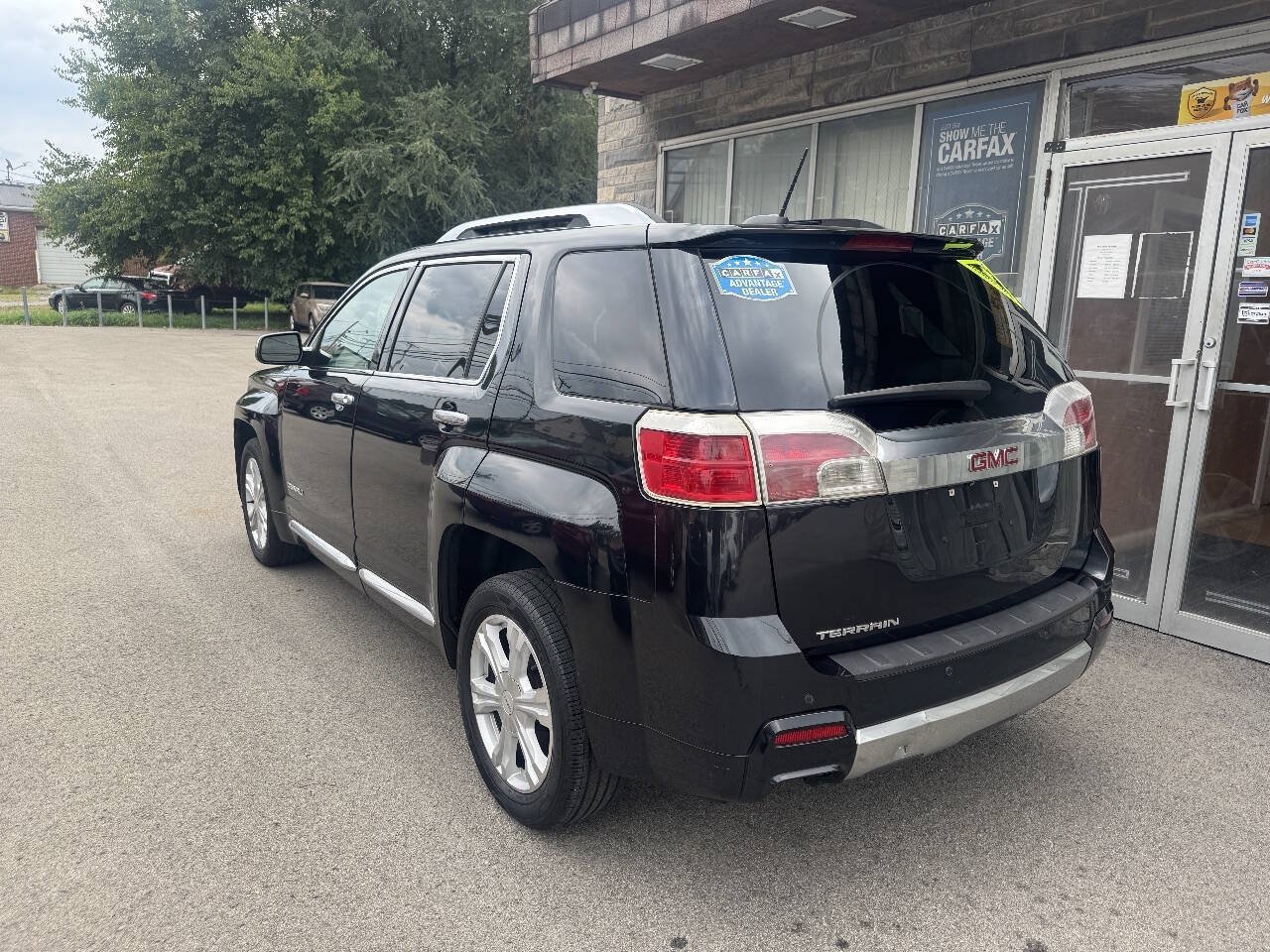 Used 2015 GMC Terrain Denali w/ Cargo Package FWD image 3