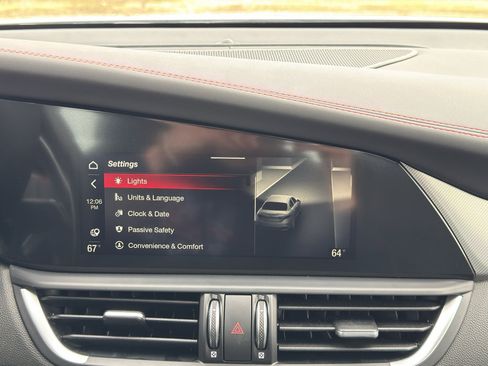 Used 2024 Alfa Romeo Giulia AWD image 29