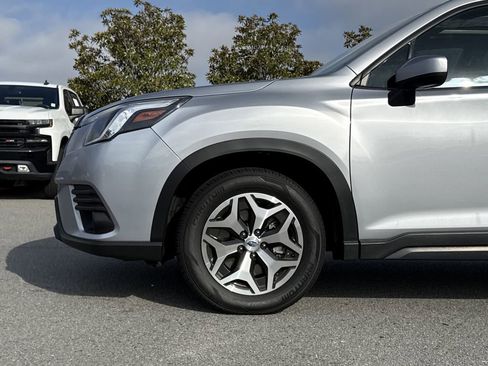 Used 2024 Subaru Forester Premium image 27