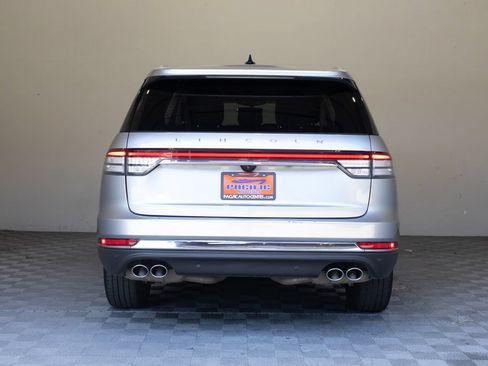 Used 2023 Lincoln Aviator AWD image 12