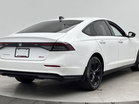 Used 2025 Honda Accord SE image 8