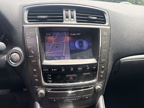 Used 2013 Lexus IS 250C w/ Luxury Pkg RWD image 16