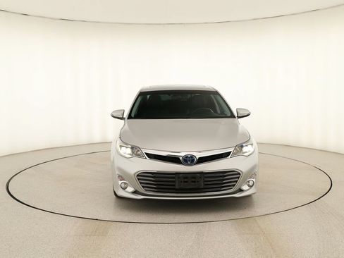 Used 2014 Toyota Avalon Limited w/ Technology Package FWD image 11