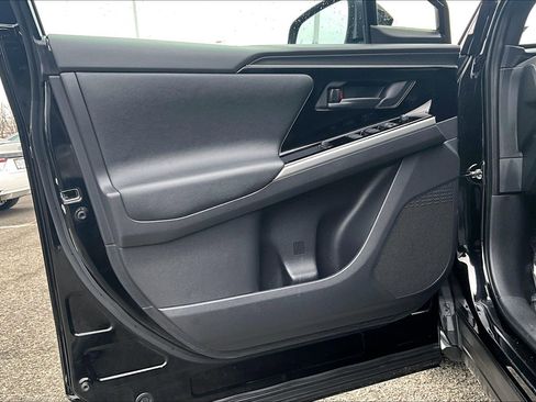 Used 2025 Toyota bZ4X FWD image 21