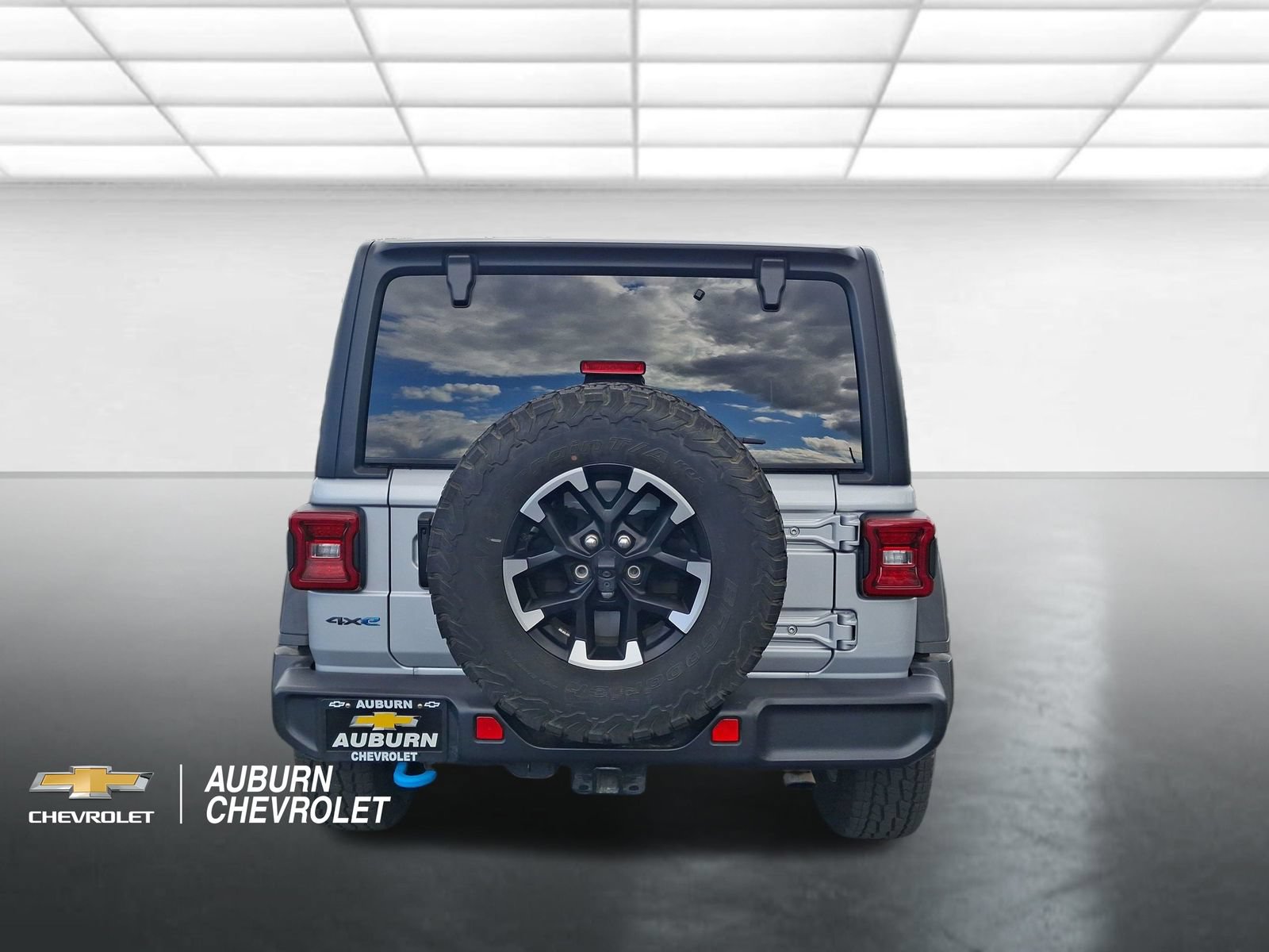 Used 2024 Jeep Wrangler Unlimited Rubicon 4xe AWD/4WD image 4