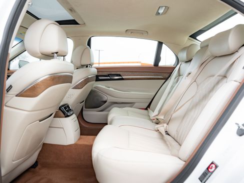 Used 2020 Genesis G90 3.3T Premium image 25