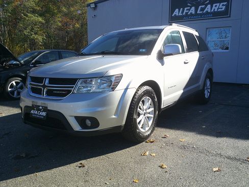 Used 2013 Dodge Journey SXT w/ Flexible Seating Group image 1
