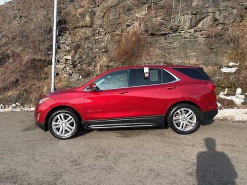 Used 2019 Chevrolet Equinox LT w/ Lights and Bright Package image 2