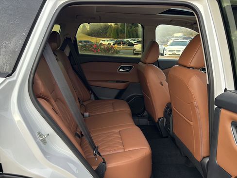 New 2026 Nissan Rogue Platinum w/ Platinum Premium Package image 11