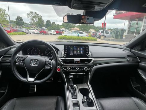 Used 2019 Honda Accord Sport image 10