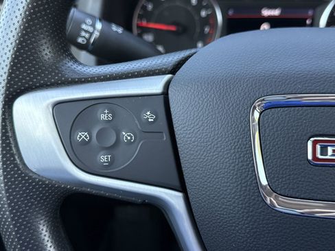 Used 2023 GMC Acadia SLE w/ Driver Convenience Package image 23