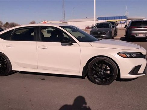 Used 2024 Honda Civic Sport image 3