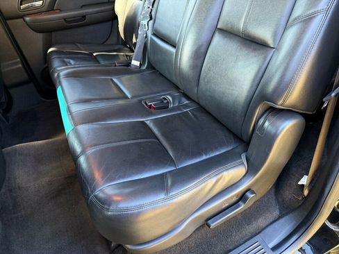 Used 2014 Chevrolet Suburban LT w/ Luxury Package image 33