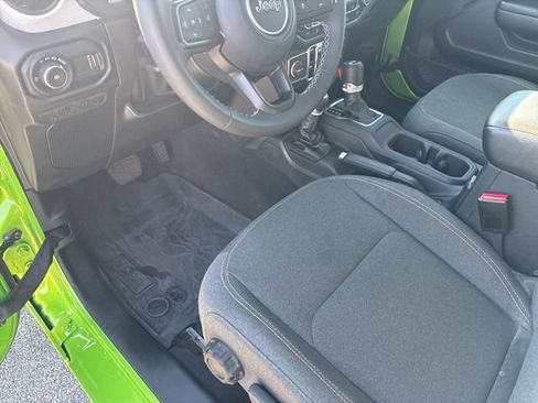 Used 2025 Jeep Wrangler Unlimited Sport AWD/4WD image 15