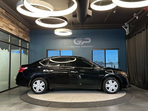 Used 2018 Nissan Sentra S FWD image 2