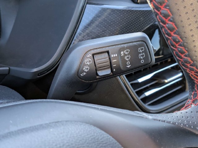 Used 2025 Ford Escape ST-Line Select AWD/4WD image 25