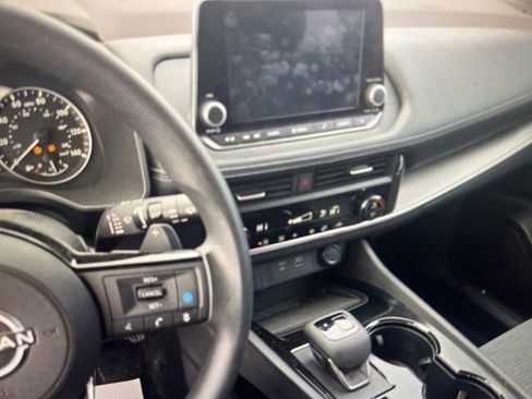 Used 2023 Nissan Rogue SV image 9