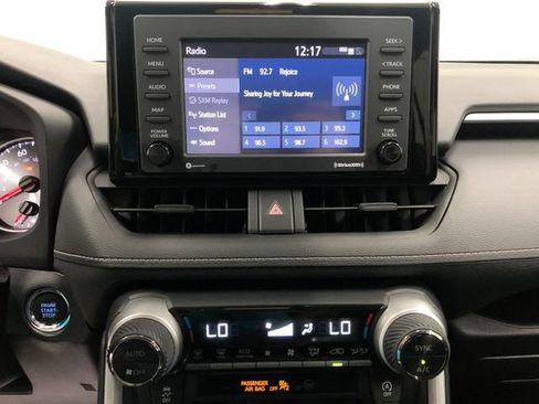 Used 2022 Toyota RAV4 XLE AWD/4WD image 19