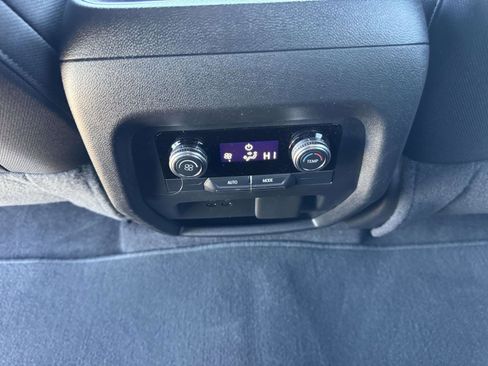 Used 2025 GMC Acadia Elevation image 18