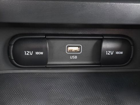 Used 2025 Kia Soul LX FWD image 31