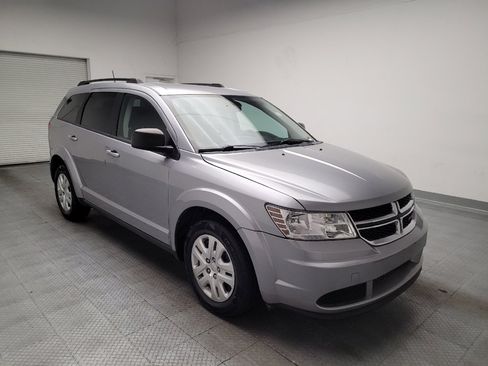 Used 2018 Dodge Journey SE w/ Connectivity Group FWD image 13