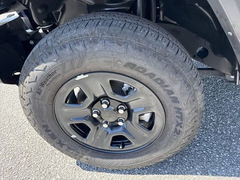 Used 2025 Jeep Wrangler Unlimited Sport AWD/4WD image 11