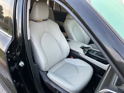 Used 2025 Toyota Grand Highlander FWD image 15
