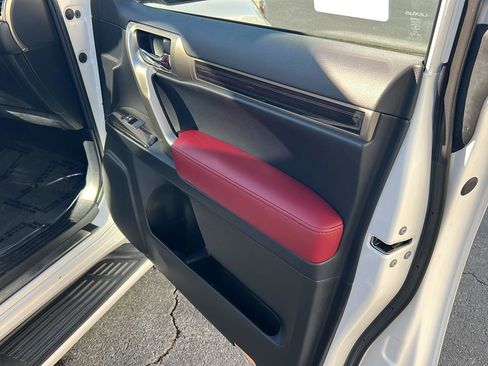 Used 2021 Lexus GX 460 Premium w/ Premium Package image 15