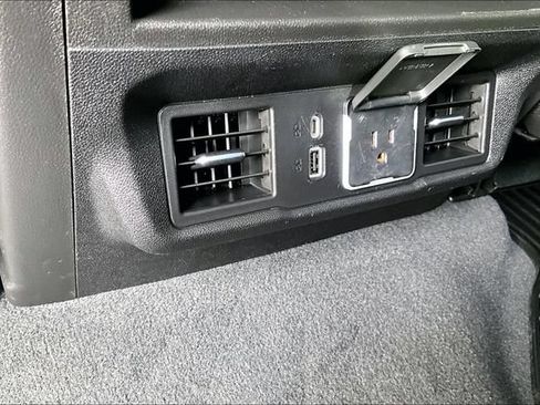 Used 2023 Chevrolet Silverado 1500 LT AWD/4WD image 16