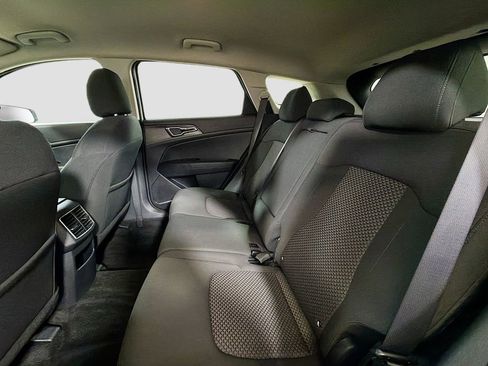 Used 2023 Kia Sportage LX AWD/4WD image 24