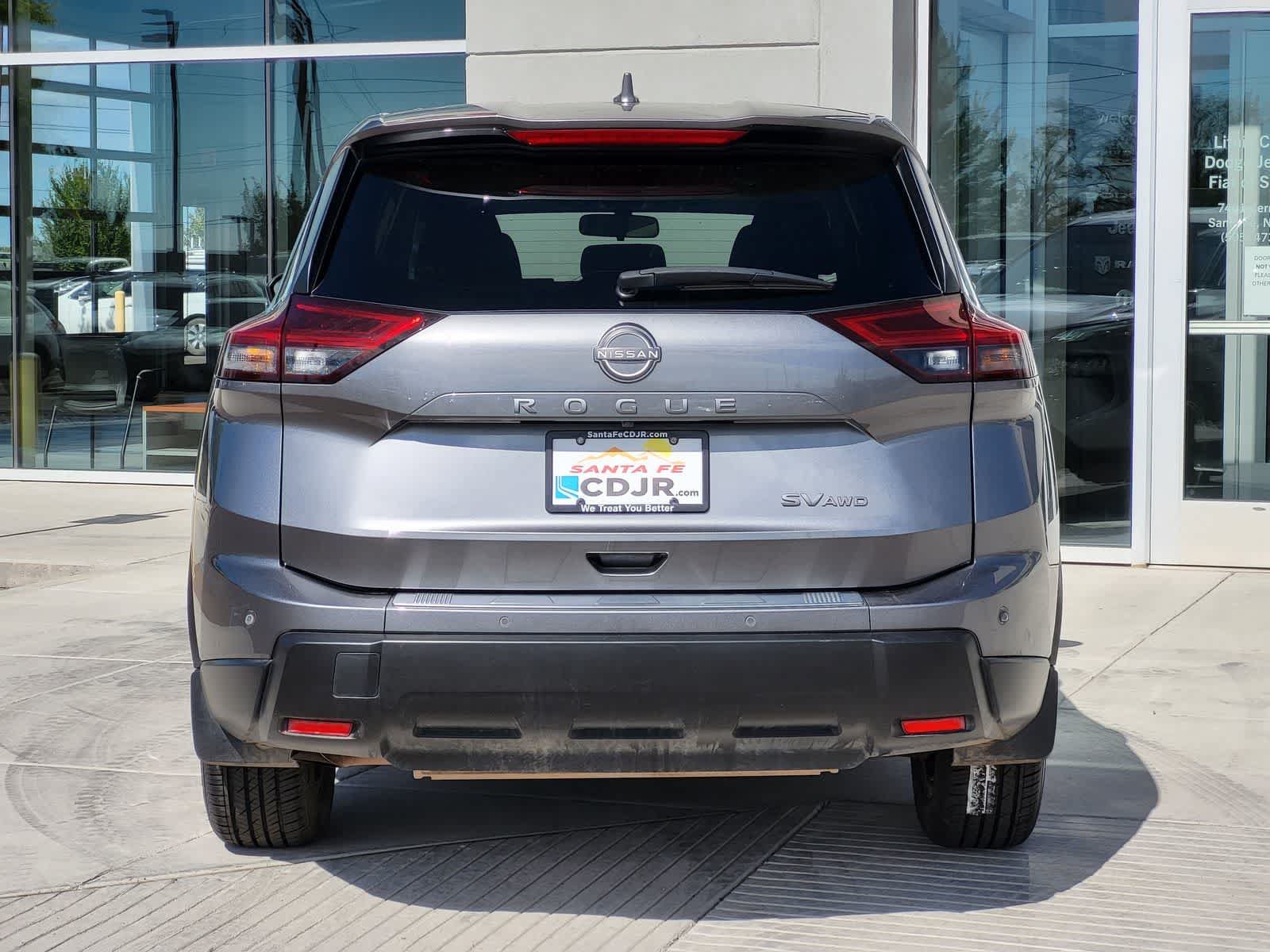 Used 2024 Nissan Rogue SV AWD/4WD image 6