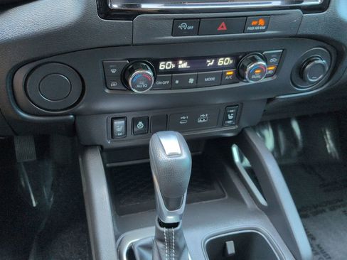 Used 2024 Nissan Frontier SV RWD image 24