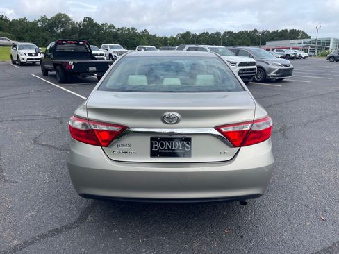 Used 2017 Toyota Camry LE FWD image 15