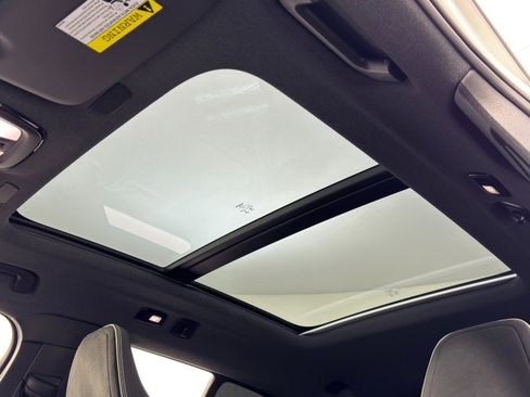 Used 2021 Volvo XC40 P8 Recharge w/ Advanced Package image 11