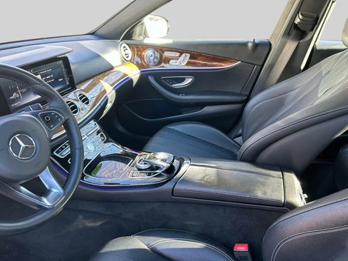 Used 2017 Mercedes-Benz E 300 4MATIC image 23