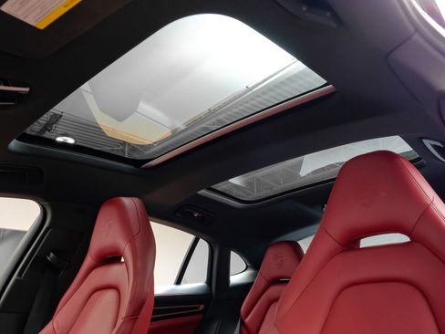 Used 2023 Porsche Panamera 4 Platinum Edition AWD/4WD image 5