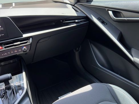 New 2026 Kia Niro LX FWD image 14