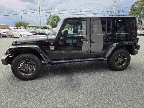 Used 2016 Jeep Wrangler Unlimited Sahara image 6
