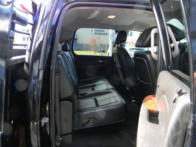 Used 2012 GMC Sierra 3500 SLT w/ SLT Convenience Package AWD/4WD image 15