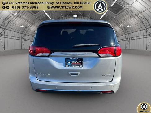 Used 2020 Chrysler Pacifica Limited FWD image 4