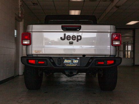 Certified 2023 Jeep Gladiator Mojave w/ Trailer Tow Package image 5