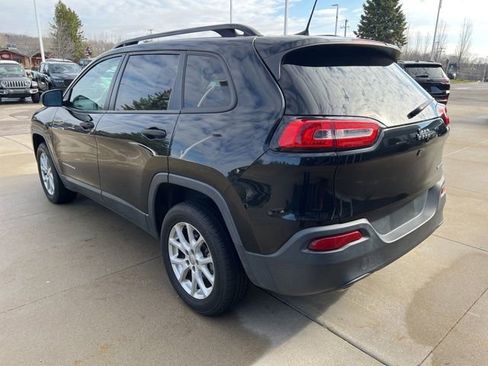 Certified 2016 Jeep Cherokee Sport FWD image 4