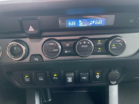 Used 2023 Toyota Tacoma TRD Sport w/ Technology Package AWD/4WD image 16