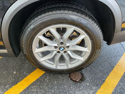 Used 2022 BMW X5 xDrive40i w/ Premium Package image 22