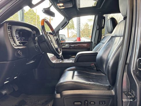 Used 2016 Lincoln Navigator L Select image 13